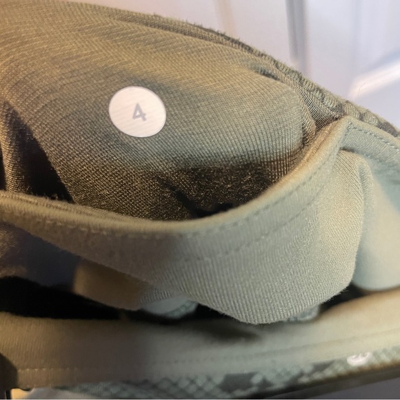 Lululemon Wunder Under Crop - Size 4 - Picture 8 of 11